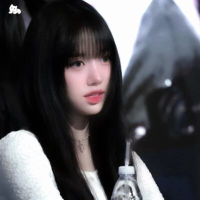 大家好，我是欢天喜地百灵鸟@晒到的阳光不分你一半