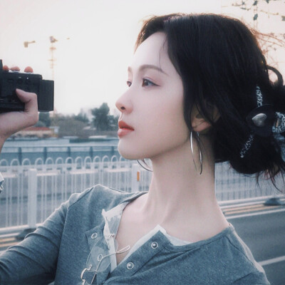 她说茉莉是莫离的眼睛