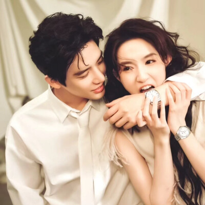 希望所有人心怀美好的人，都能在生活的缝隙里，找到一份细水长流的爱情