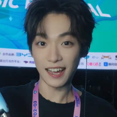 脚踏车的后座和你干净的衣裳