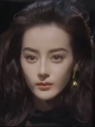 迪丽热巴·迪力木拉提