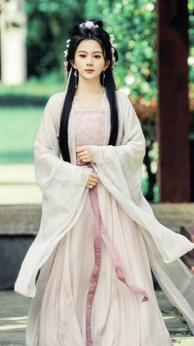重生嫡女只想虐渣 牧南歌
