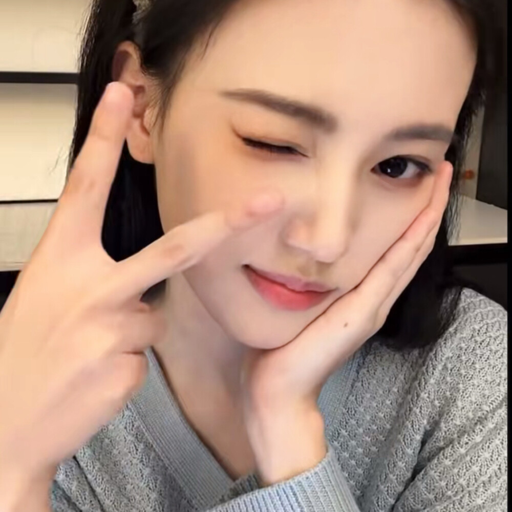 这么帅一定是女孩纸吧