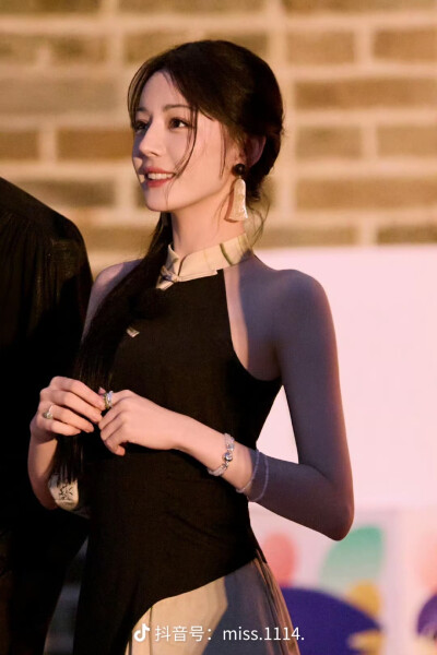 迪丽热巴