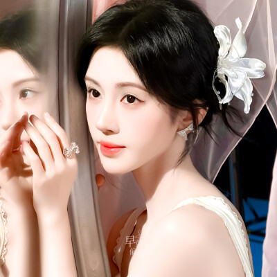 鞠婧祎
