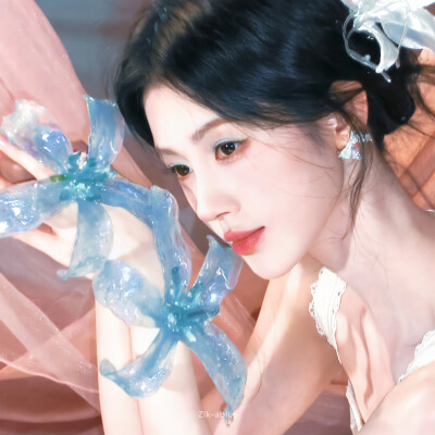 鞠婧祎