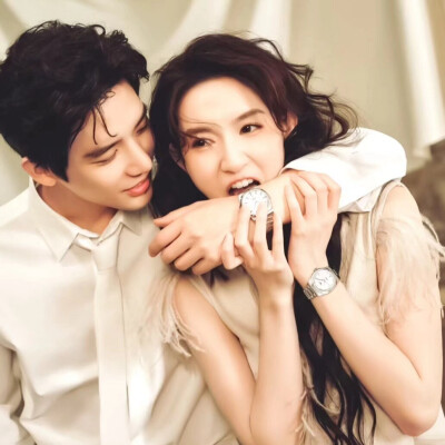 希望所有人心怀美好的人，都能在生活的缝隙里，找到一份细水长流的爱情