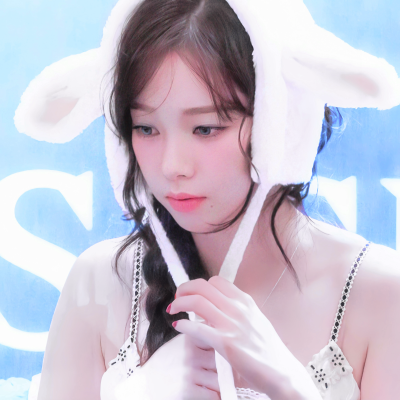 수백 번이고 널 위해 설레다₊⁺♡̶♡̶₊⁺ 为你心动千百次