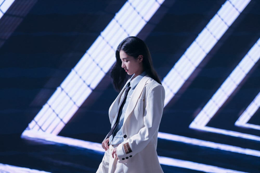张婧仪