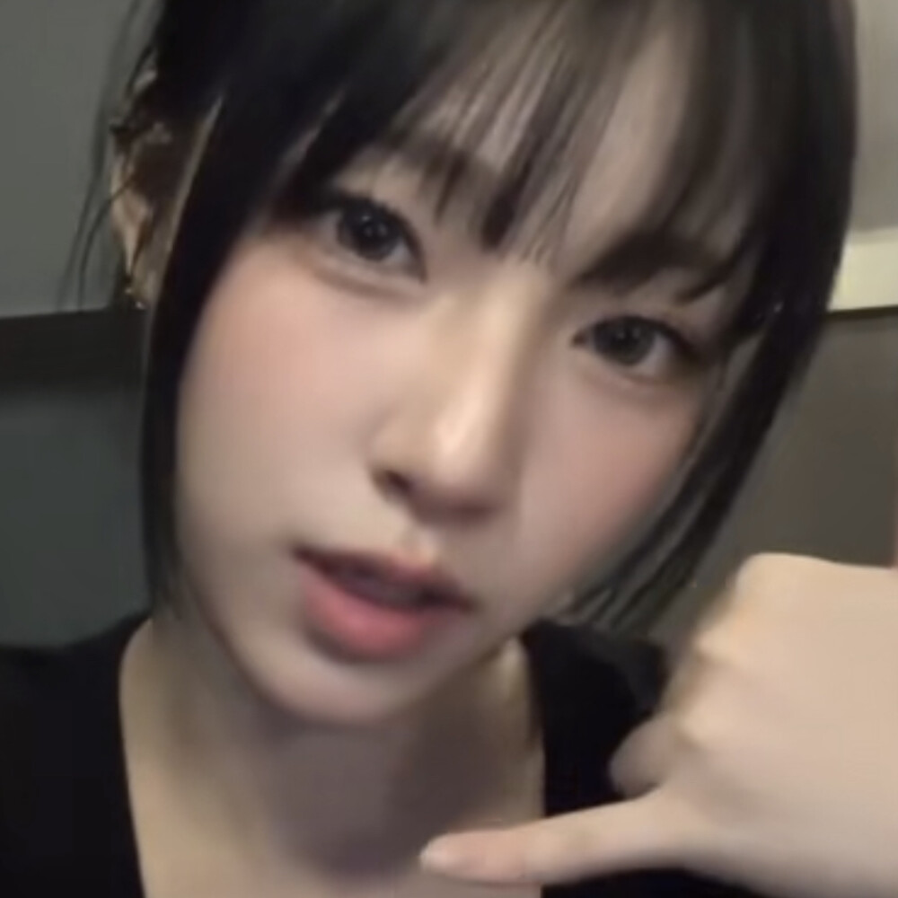 亲爱的你躲在哪里发呆