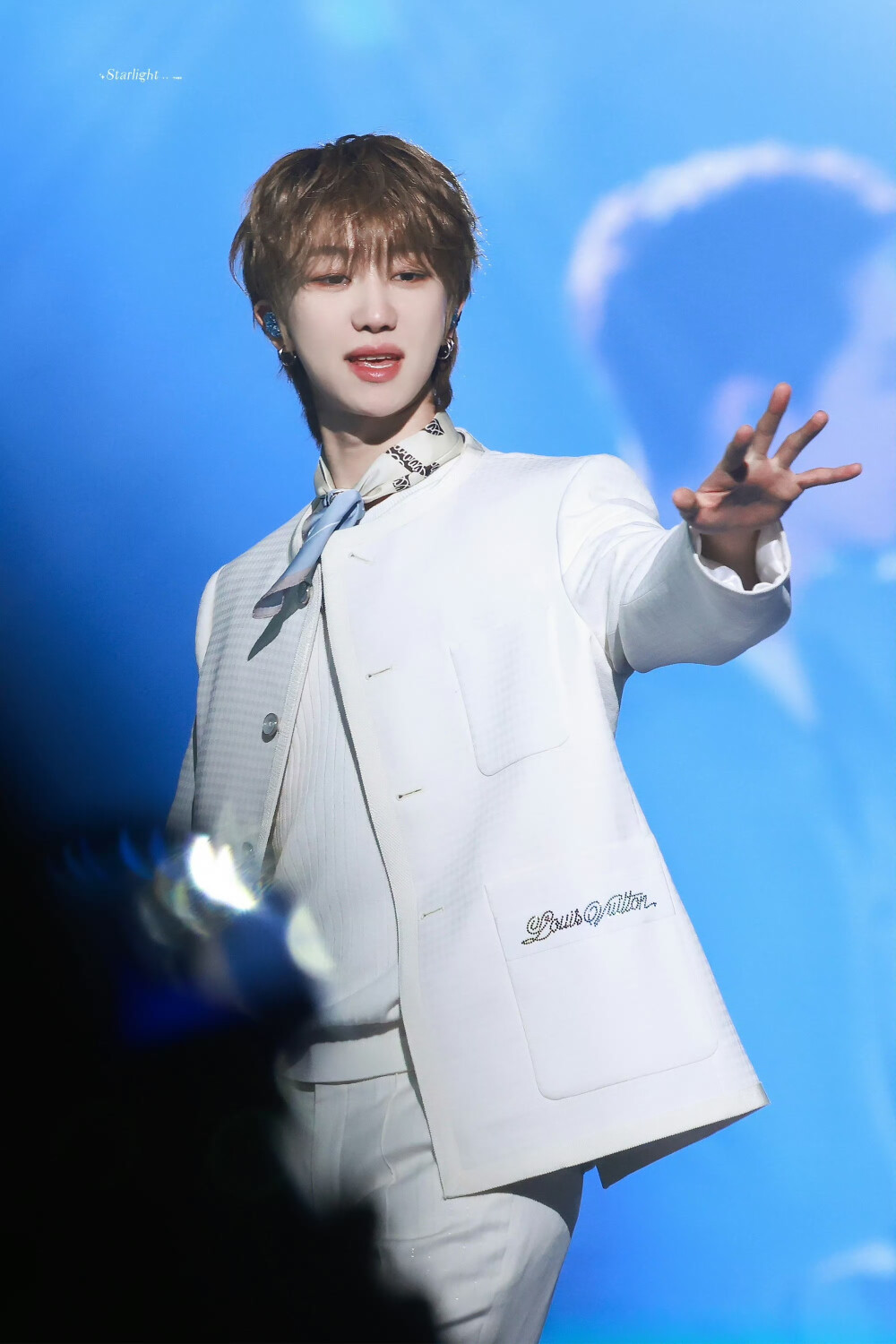 徐明浩可二改
cr.StarlightThe8