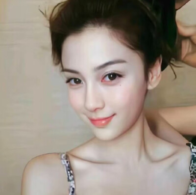女