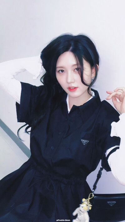 金秋天 gaeul 壁纸