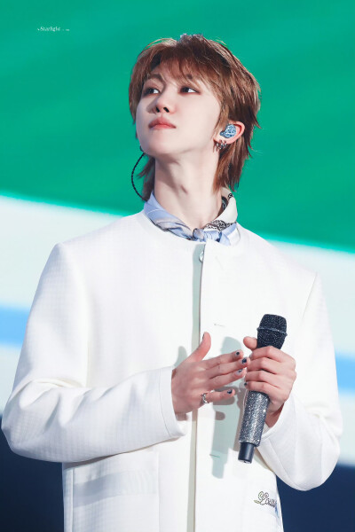 徐明浩可二改
cr.StarlightThe8