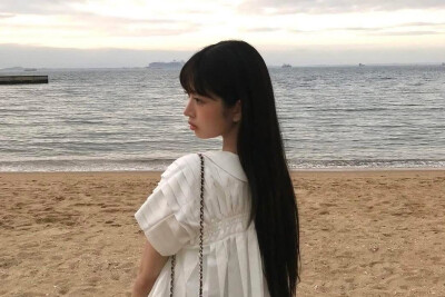 小宝们留个名字哦 我因为不常玩堆糖偶尔上线
来清个关啦 明晚删帖 除了留名的 不眼熟的都清