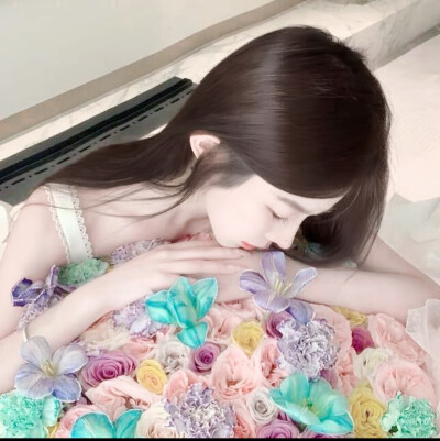女