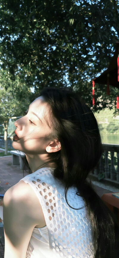 宋祖儿
#宋祖儿隔空投宋# ​​​