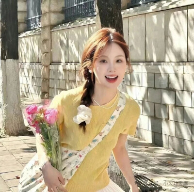 明媚 女头