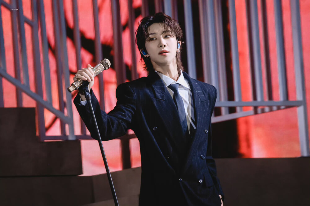 徐明浩可二改
cr.StarlightThe8