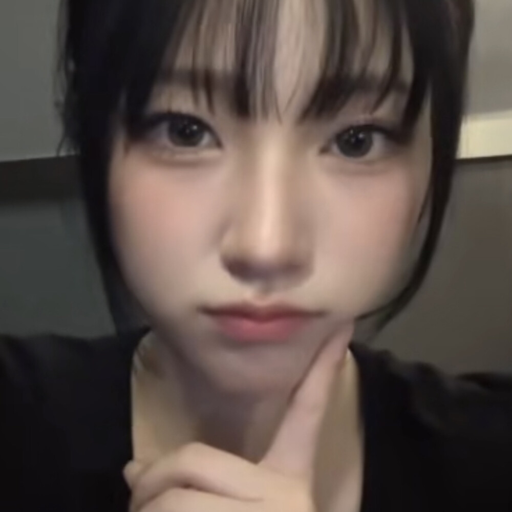 亲爱的你躲在哪里发呆