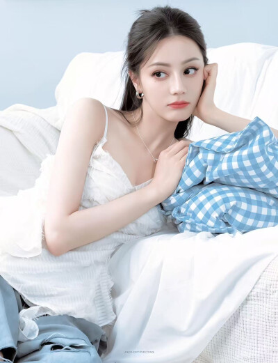 迪丽热巴壁纸