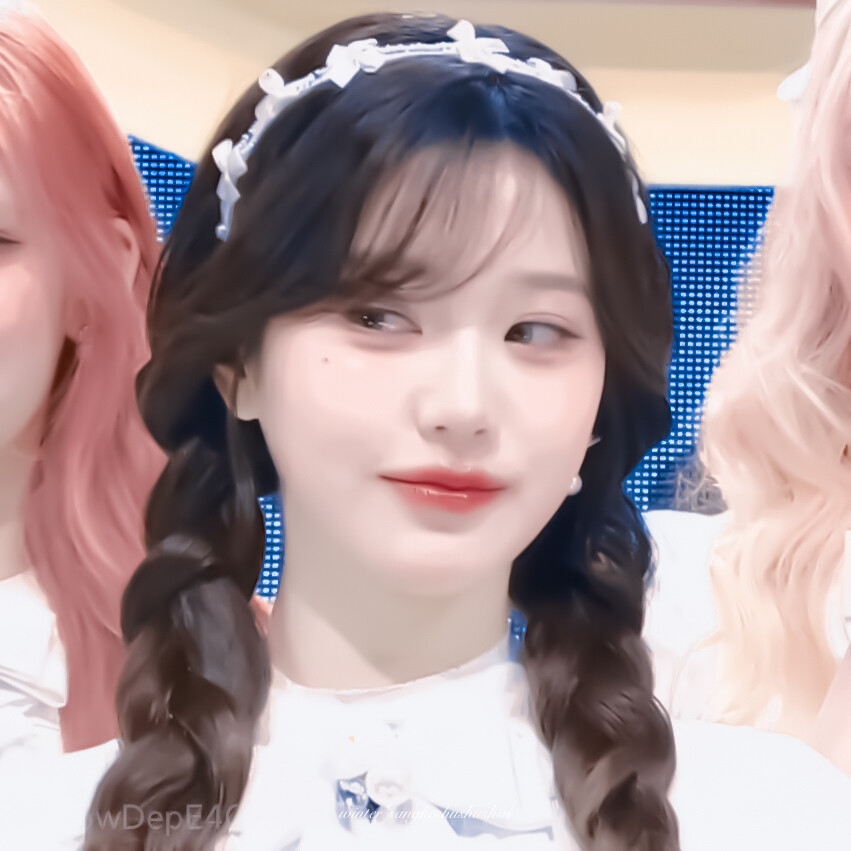 *百变小英
张元英