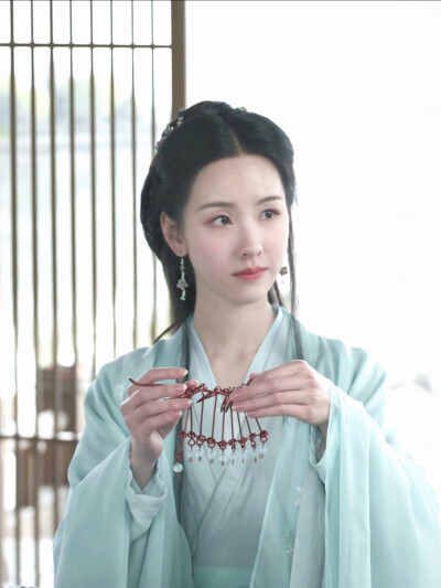 陈都灵 冯衡
cr：鸿灵初