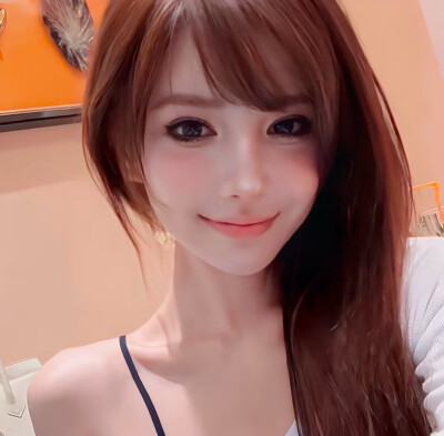 女