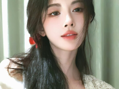 鞠婧祎