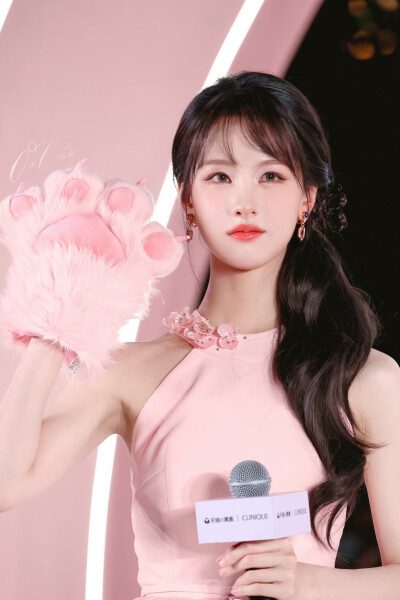 陈都灵