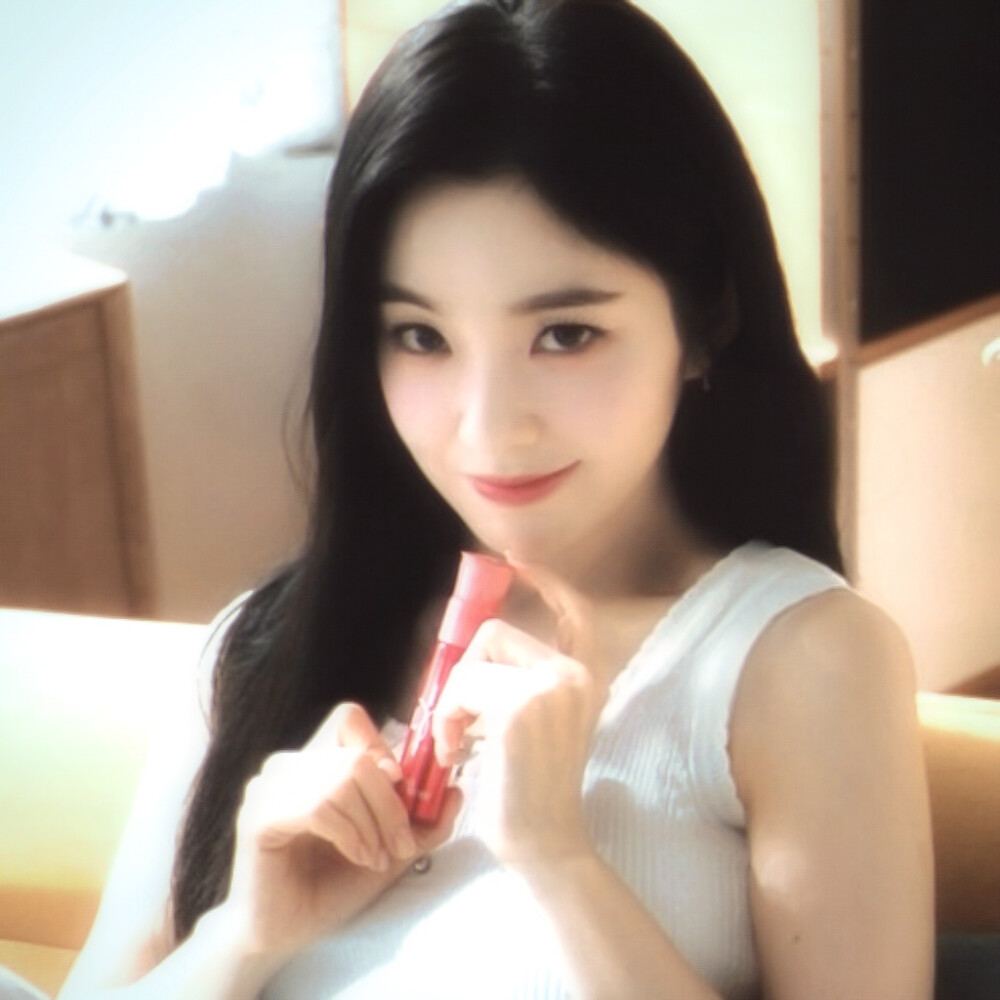 好萌好甜感觉要打胰岛素 毕竟我这种萌物可是手慢无啊٩(*´`*)۶