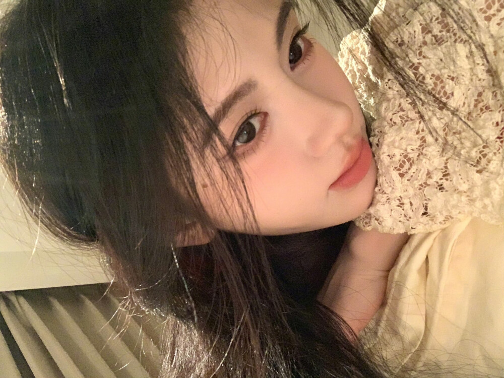 鞠婧祎头像壁纸