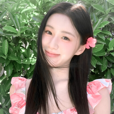 繁春里舆萬蝶對视的瞬息