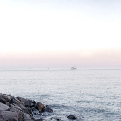 ： 睡不著的凌晨 我也總在想我們還有沒有機會
