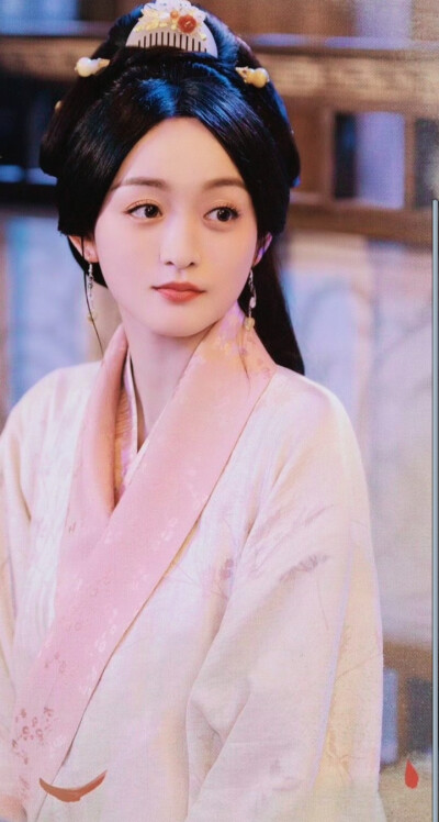 何泓姗