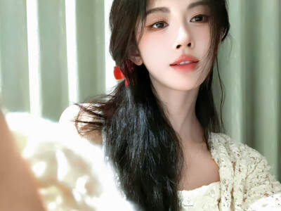 鞠婧祎