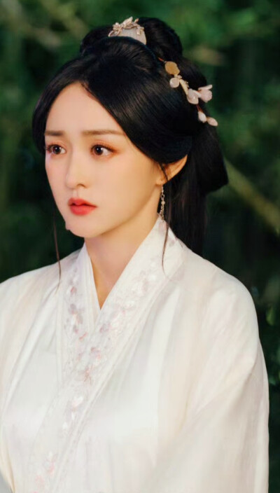 何泓姗