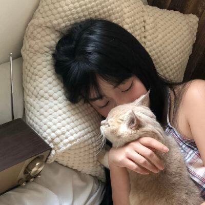 女