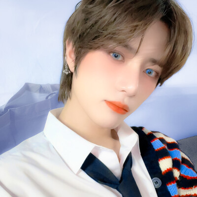  崔杋圭BEOMGYU* “把对你的心动折进月光，每一缕都藏着「只对你」.”