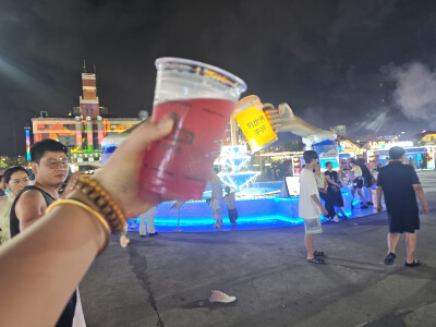 赶在青岛啤酒节结束快来打个卡，来了三年终于赶上了一次