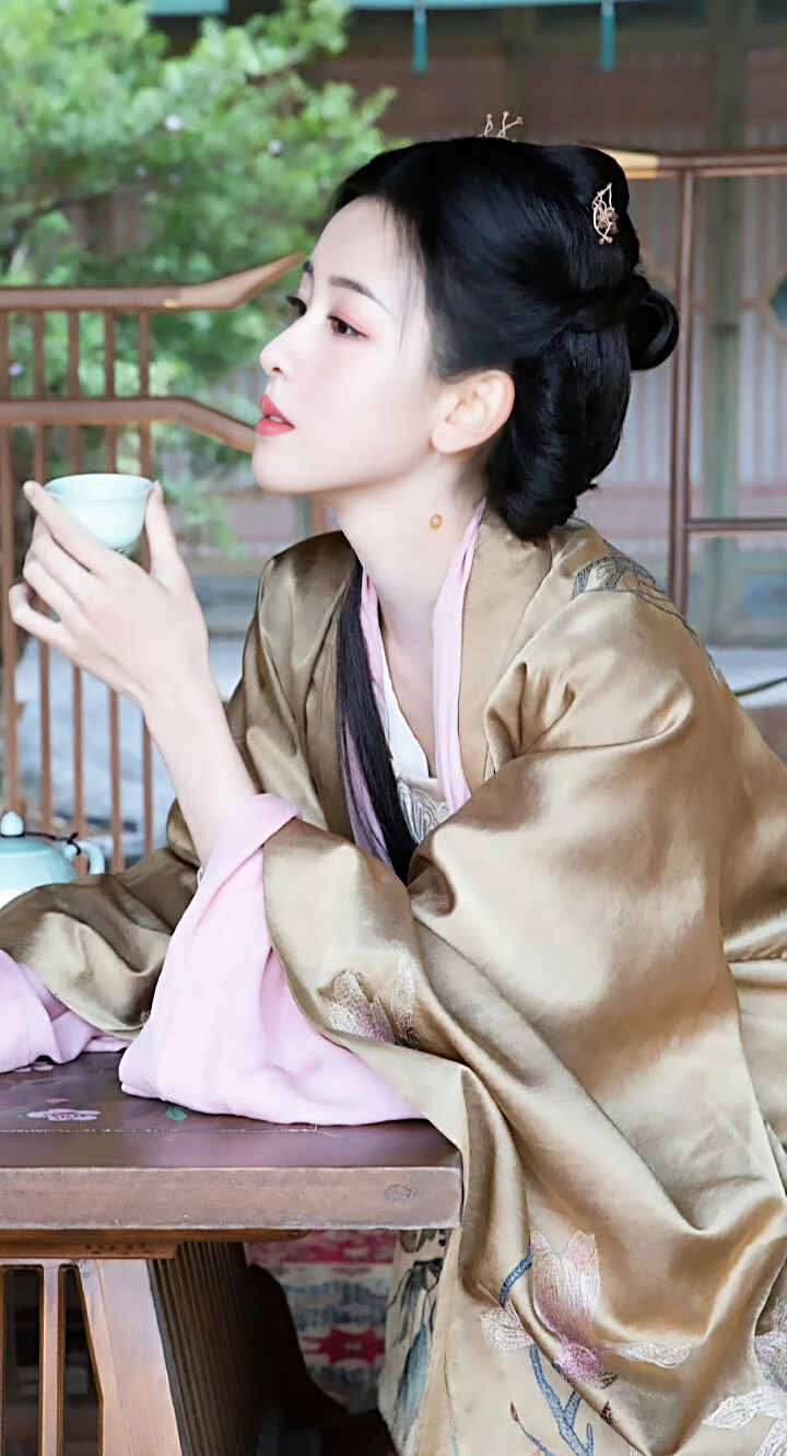陈都灵
