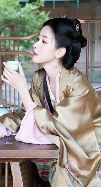 陈都灵