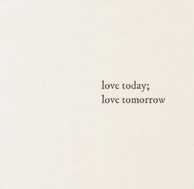 那些伤害就像增生的疤痕 看似痊愈 实则遇到潮湿阴雨天 还是会痛的