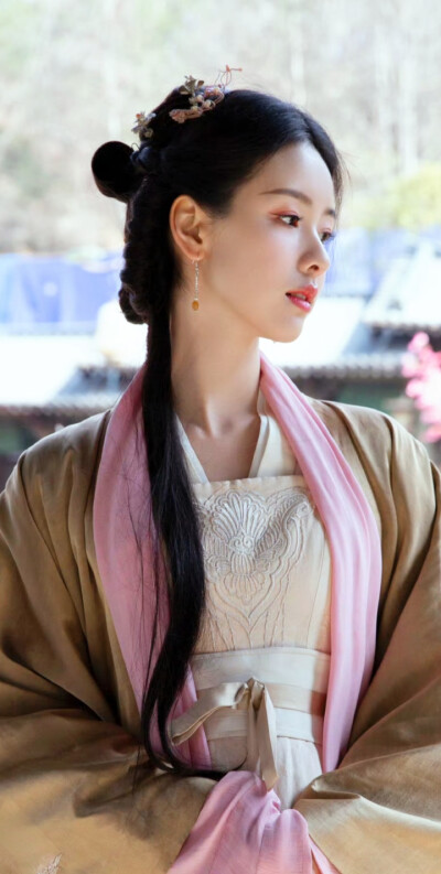 陈都灵