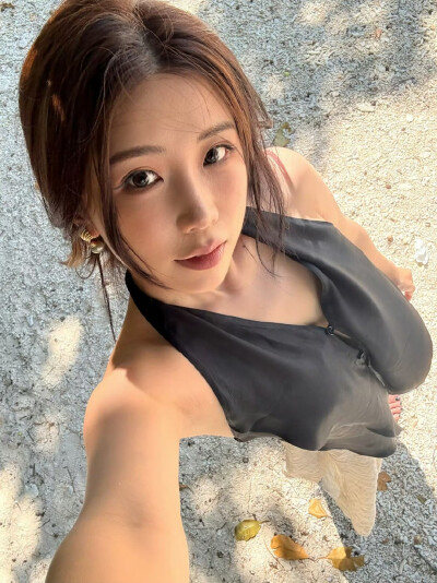 罗拉