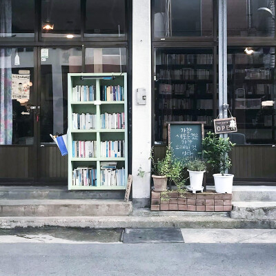 ꧞ ‧₊˚⋅私の静寂は₊˚⋅……