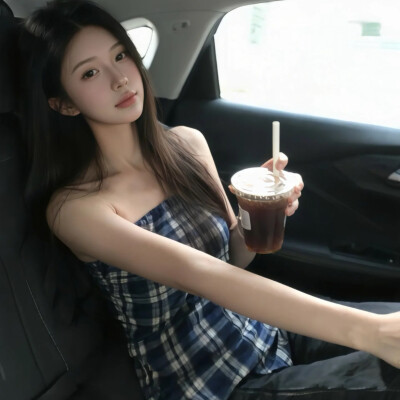 女