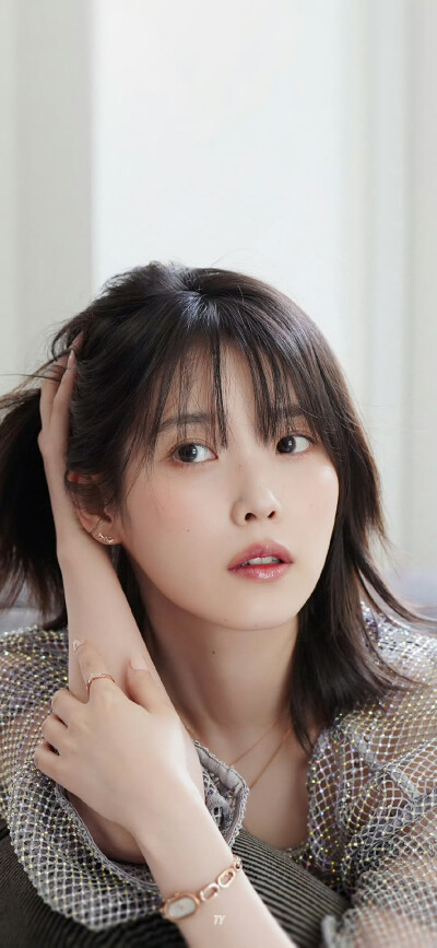 IU 壁纸