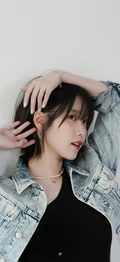 IU 壁纸