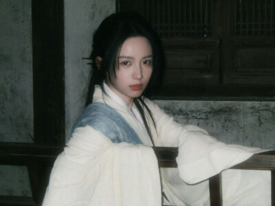 周也
图源微博cr：iexll